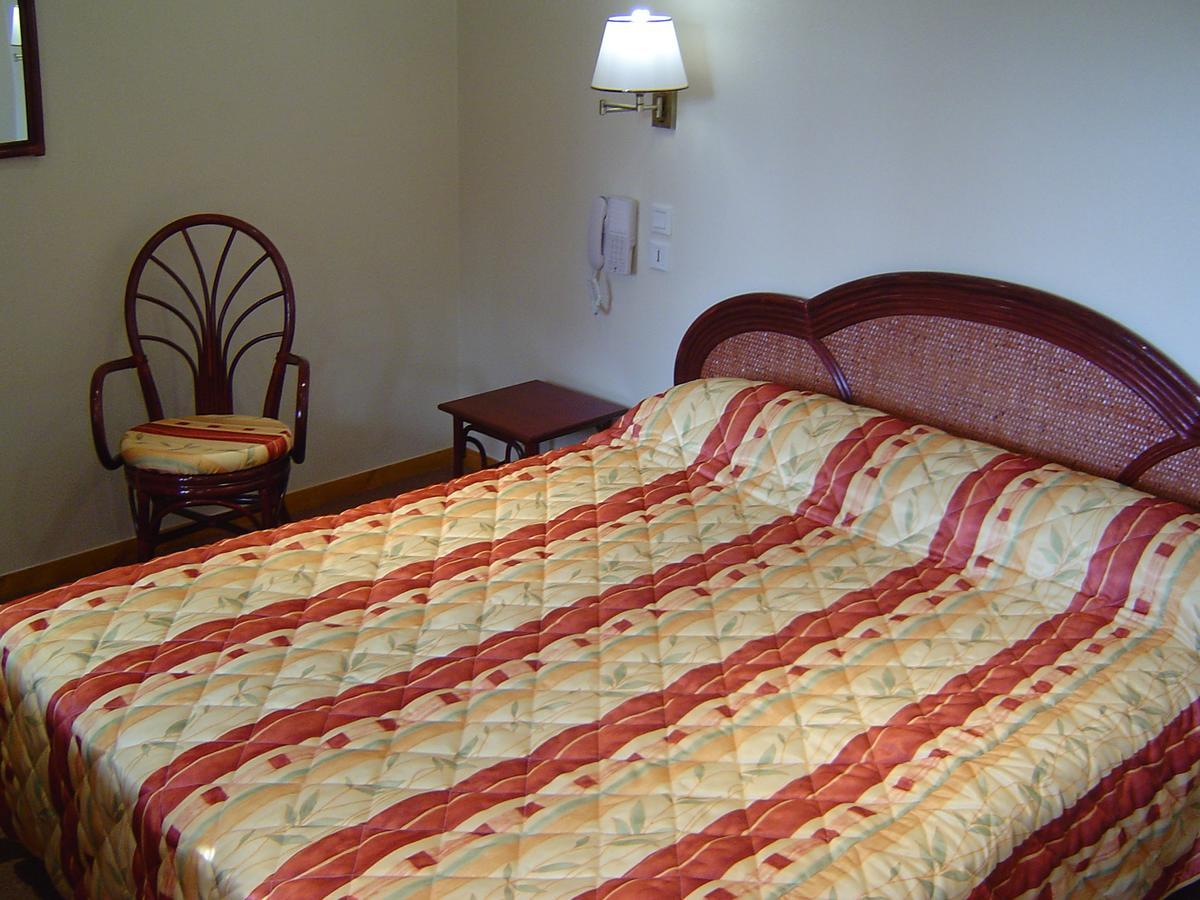Hotel De Normandie Conches-en-Ouche Екстер'єр фото