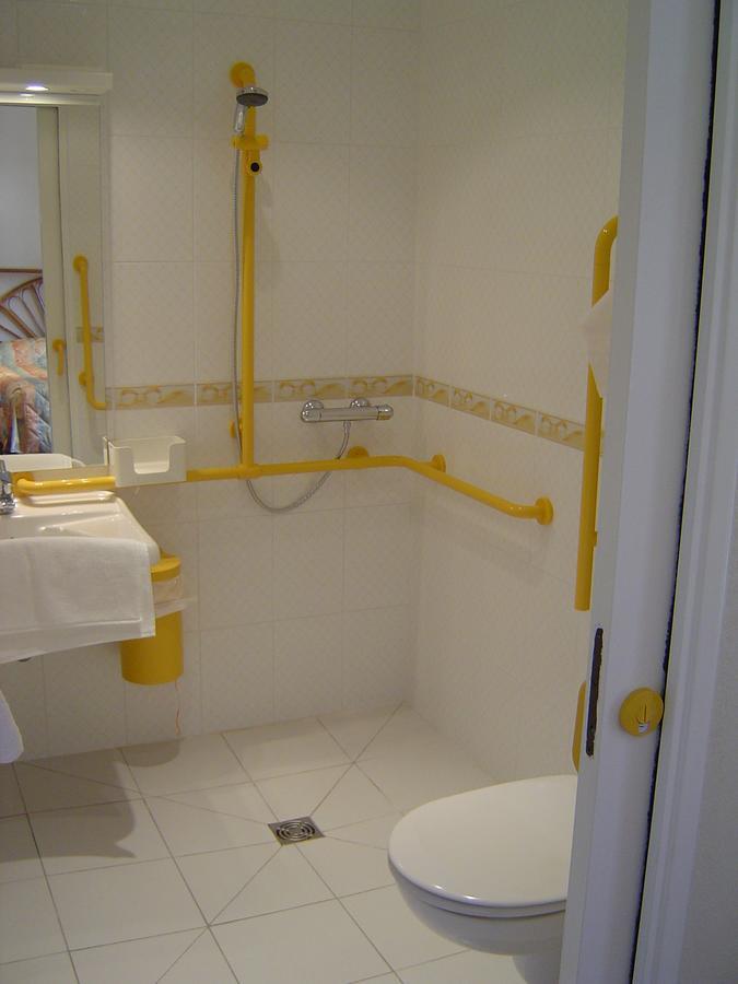 Hotel De Normandie Conches-en-Ouche Екстер'єр фото