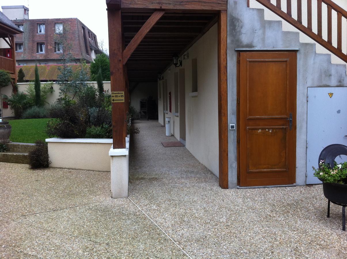 Hotel De Normandie Conches-en-Ouche Екстер'єр фото