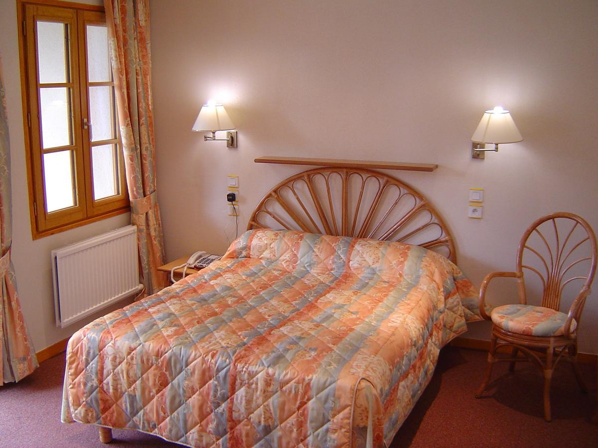 Hotel De Normandie Conches-en-Ouche Екстер'єр фото